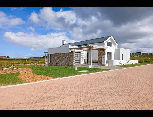 3 BEDROOM HOUSE FOR SALE IN STILBAAI-WES